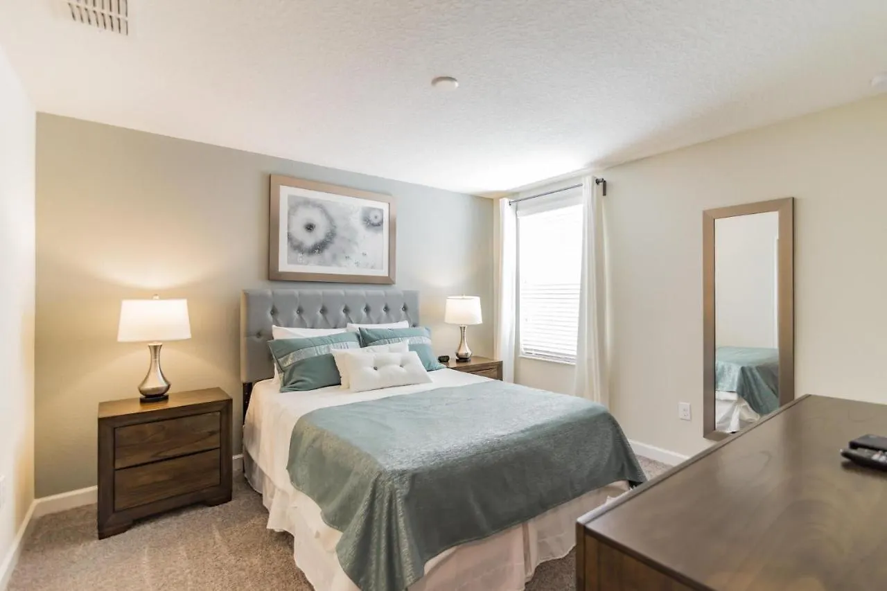 Holiday home Champions Gate Resort!! Game Room, Theater, Near Disney!!! Davenport